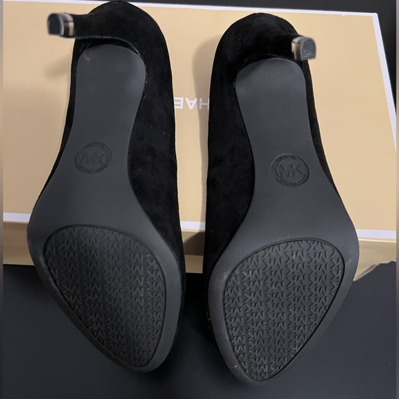 MK Michael Kors Ashby Flex heels pumps, size US 5, New - Picture 9 of 9